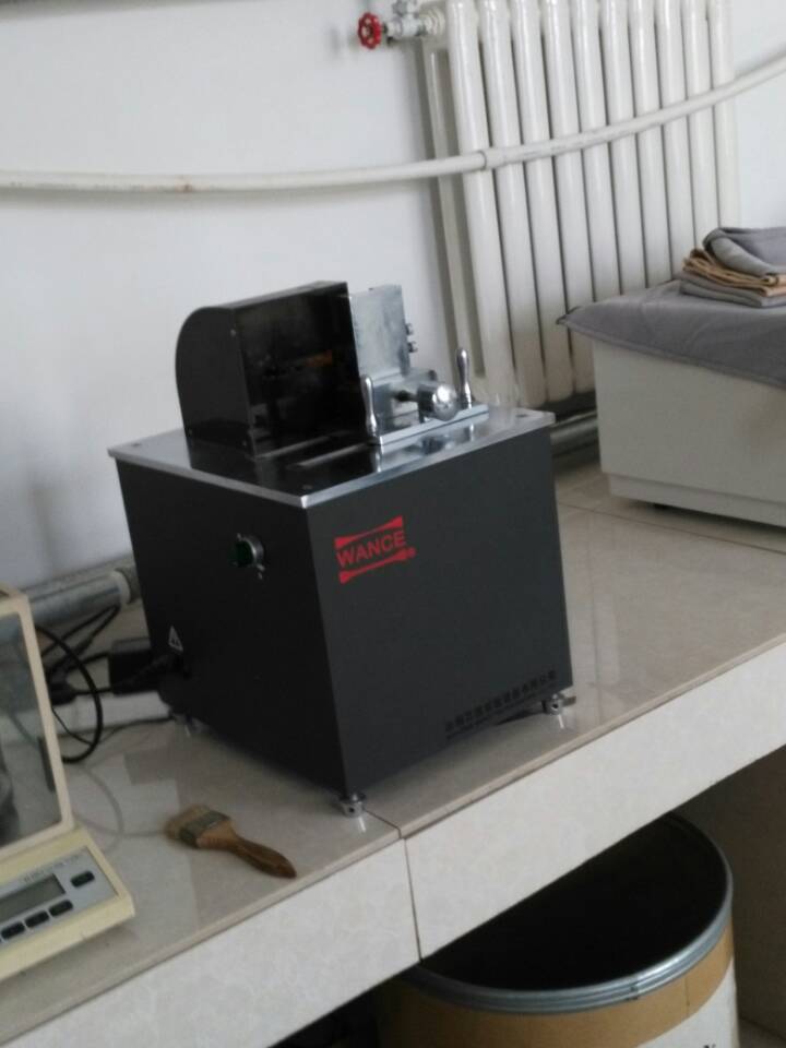 北京北鸿科科技发展有限公司-A型塑料缺口制样机.jpg