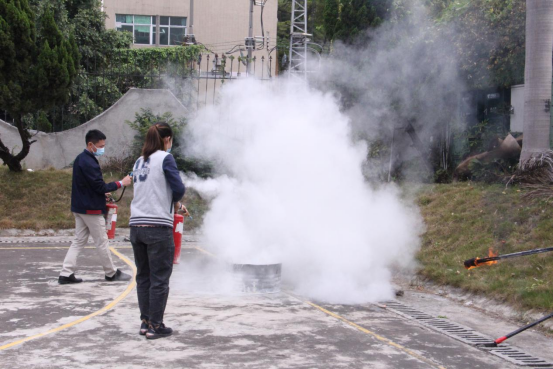 深圳萬測組織員工參與火災(zāi)高風(fēng)險區(qū)域整治培訓(xùn)255.png