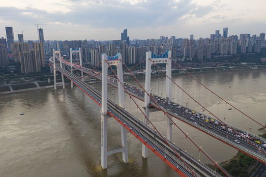 重慶鵝公巖軌道大橋一根吊索叉耳螺桿出現疲勞斷裂，地鐵環線部分區段暫停運營(1)319.png